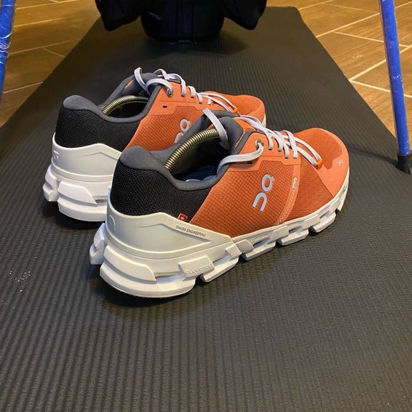 ON CLUD FLYER - Men’s Running Shoes - SIZE 10 - Picture 4 of 11